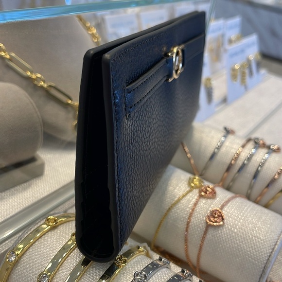 Michael Kors Reed Large Bifold Pebbled Leather Snap Wallet Card Case 
Black 
NWT - Picture 13 of 16